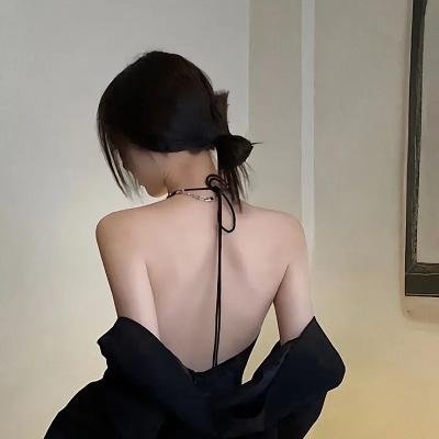 池畔谜情